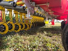 RMA2610_NOUV_APV_SEMOIR_SUR_HERSE_ETRILLE_ROTATIVE_03.jpeg